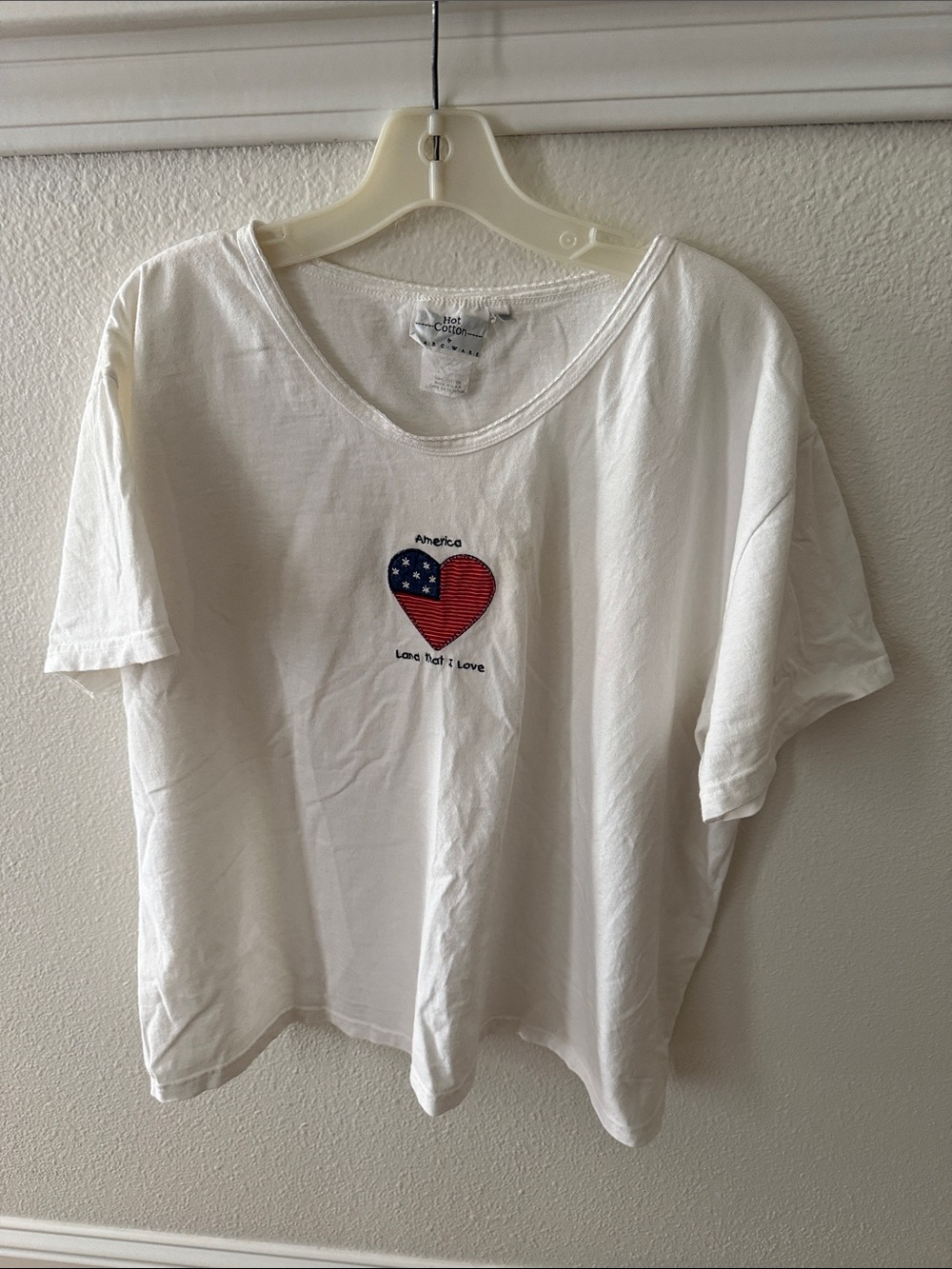 Hot Cotton Tee with Patriotic Heart America Land That I Love